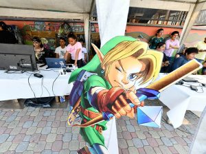 Aficionados a los videojuegos se dieron cita en Plaza Guayarte