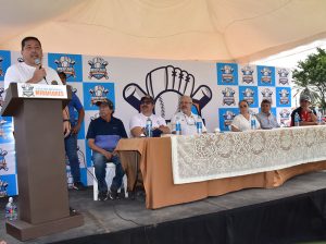 60 equipos inauguraron la Liga de Beisbol de Miraflores