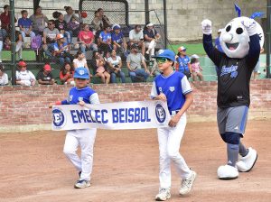 60 equipos inauguraron la Liga de Beisbol de Miraflores