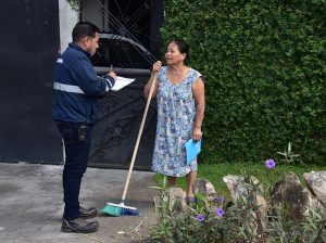 Campaña informativa para la correcta disposición de desechos se ejecuta en 960 predios de la cooperativa Pancho Jácome