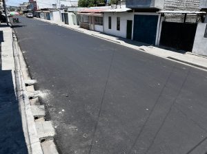 Desaparecen los baches en las calles de la cooperativa Nueva Granada en el Guasmo Central