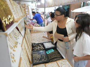 Diversión familiar y ferias en el Malecón 2000, cautiva a propios y a visitantes de otras ciudades