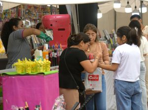 Diversión familiar y ferias en el Malecón 2000, cautiva a propios y a visitantes de otras ciudades