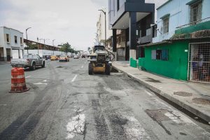 Culminó bacheo en la avenida Quito a la altura de la calle Francisco de Marcos