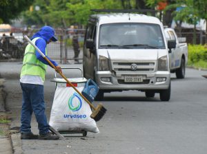 Tras la jornada electoral se recogieron alrededor de 100 toneladas de residuos en Guayaquil