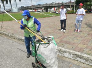 Tras la jornada electoral se recogieron alrededor de 100 toneladas de residuos en Guayaquil