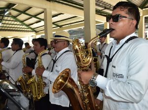 Banda Municipal entonó sus ritmos tropicales en el Mercado Caraguay